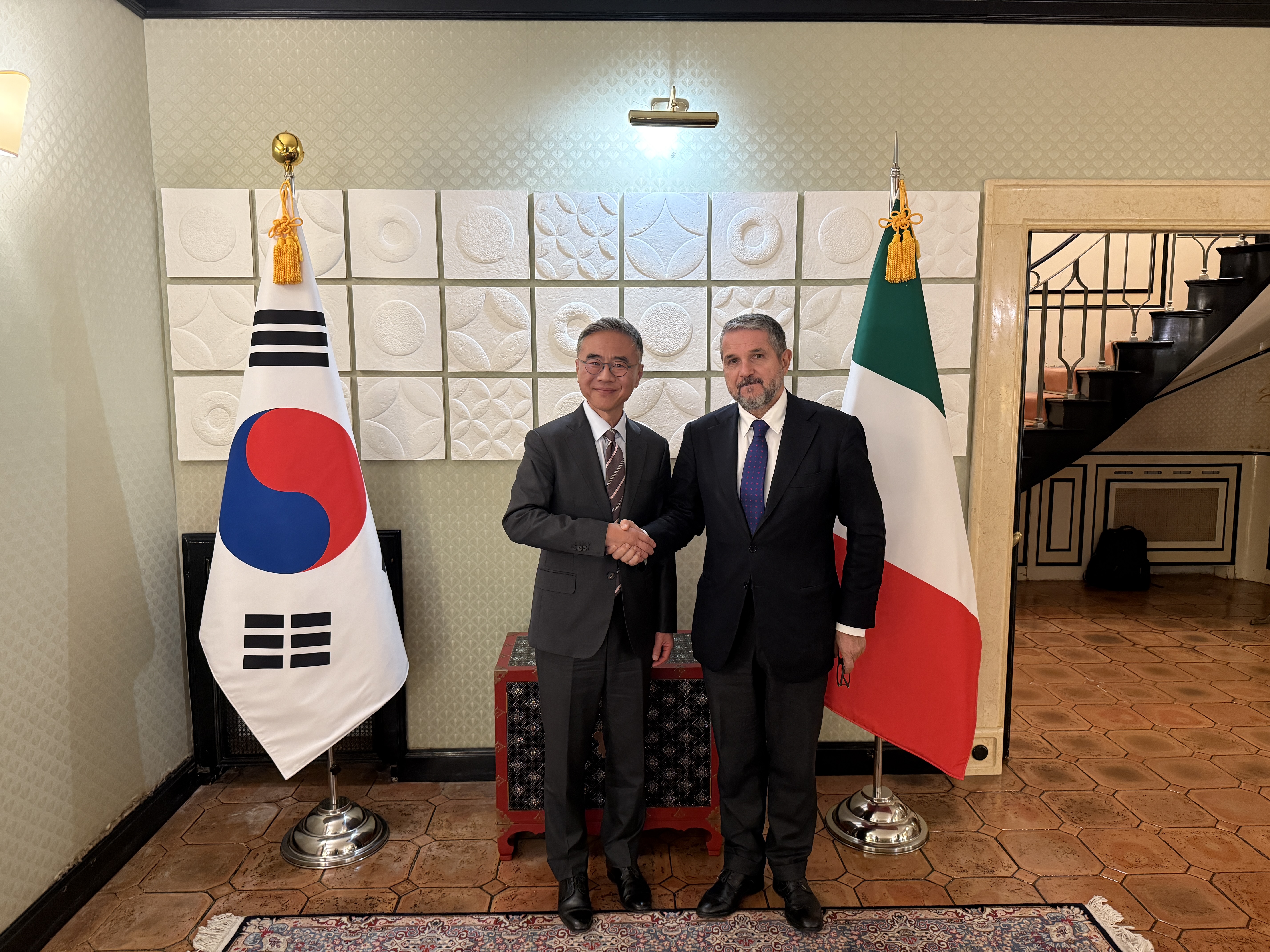 이탈리아 기업부 차관 초청 관저 만찬(11.3.)